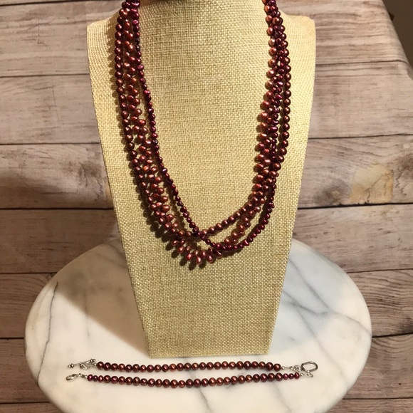 Maroon Pearl Necklace and Bracelet Set! 🐚 - Picture 4 of 8